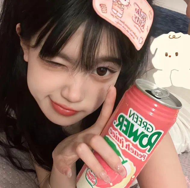 黑衣女孩